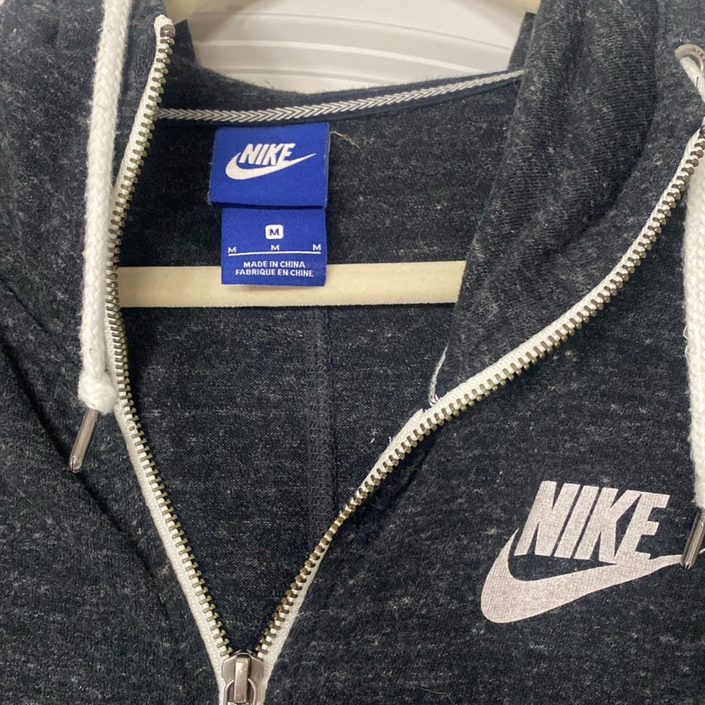 Nike jacket - Picture 2 of 3